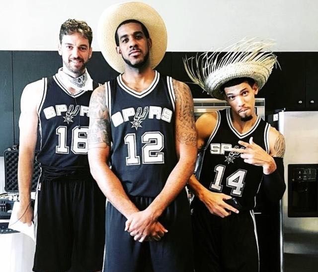 D席：08年欧洲杯没人看好我们，阿拉贡内斯给了每个人信心（D席忆08欧杯：外界不看好，阿拉贡内斯让全队重拾信心）