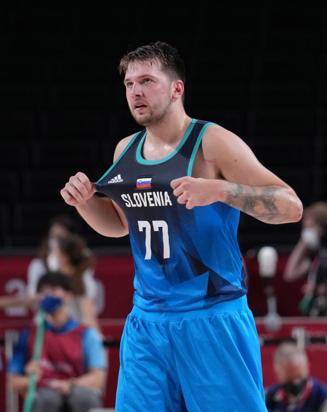 拉基蒂奇：无论哪队球迷都会喜欢魔笛；亚马尔要走自己的路（拉基蒂奇：魔笛赢得各队球迷喜爱；亚马尔该走自己的路）