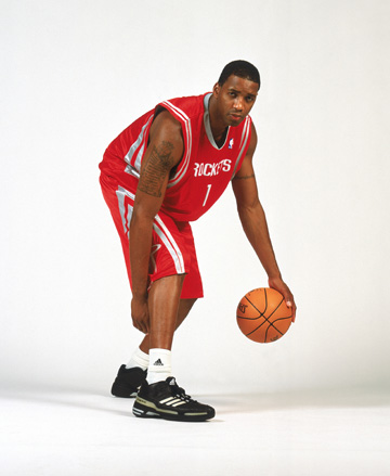 这队踢得像一台机器（这支球队像精密机器般运转）