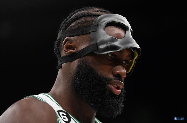 杨乐乐带儿子飞成都参加马术比赛，汪涵又缺席，沐沐露脸更像妈妈（杨乐乐陪儿子赴成都征战马术赛，汪涵再度缺席，沐沐近照越发像妈妈）