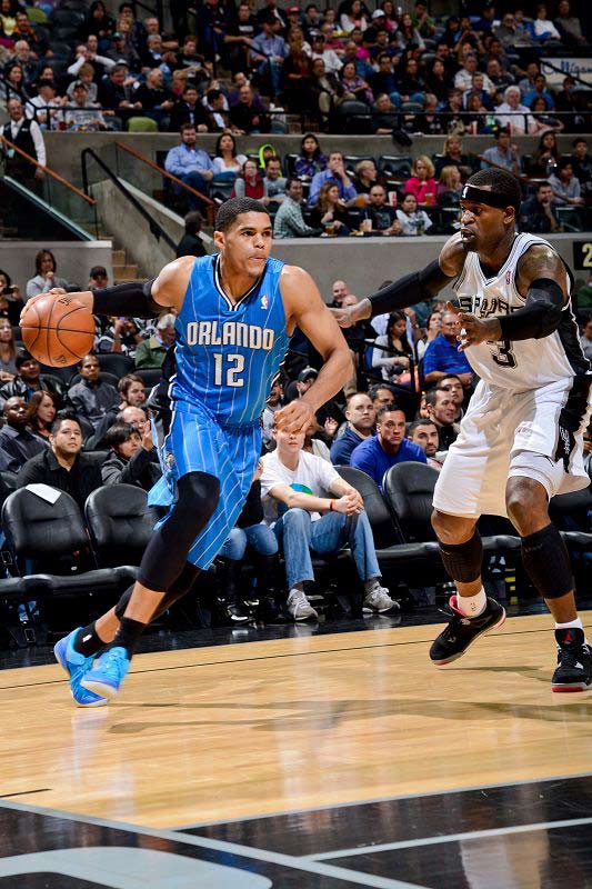 法兰克福官方：巴舒亚伊足部中骨骨折，已顺利接受手术（法兰克福官宣：巴舒亚伊足部中足骨骨折，手术已顺利完成）