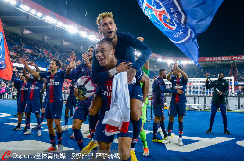 足球中超球员获选月最佳，数据联盟第一（中超球星当选月度最佳，数据领跑全联盟）