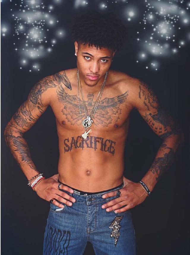 加比亚：赛季最后阶段也会做到最好，这件球衣就是这么要求的（加比亚：赛季收官仍将全力以赴，这身战袍对我们的要求就是如此）