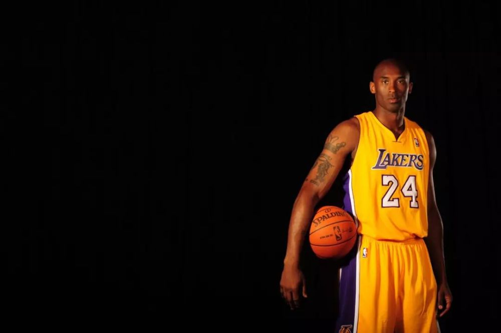 篮球湖人球员关键三分命中率高（湖人球员关键时刻三分命中率出众）