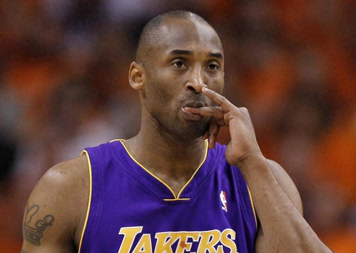 队报：登贝莱抱怨腿筋疼痛，不确定能否首发出战拜仁（队报：登贝莱腿筋不适，出战拜仁首发成疑）