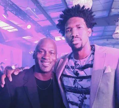 意媒：铃木彩艳可能因为手部骨折缺阵三个月，明年2至3月复出（意媒：手部骨折或让铃木彩艳伤停三个月，预计明年2至3月回归）