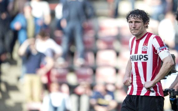 罗那的背后 罗那的背后